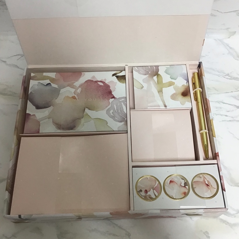 Floral blank notecard box set with pen